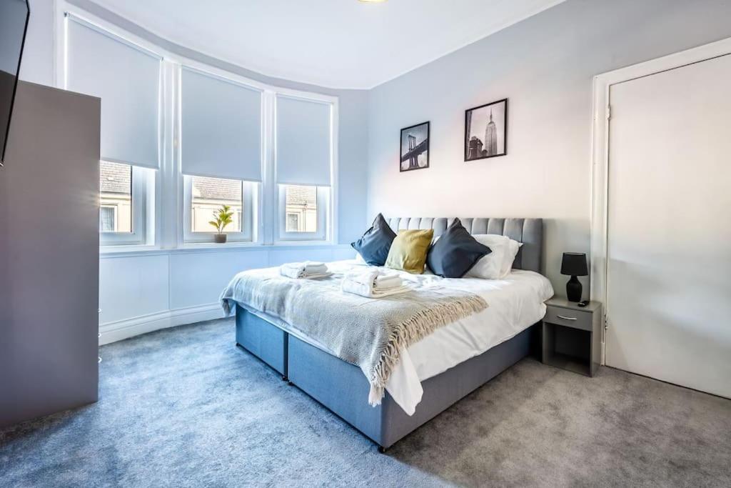 Kali Apartment - Spacious 3 Bed Apartment In Wishaw Wishaw  Exterior foto