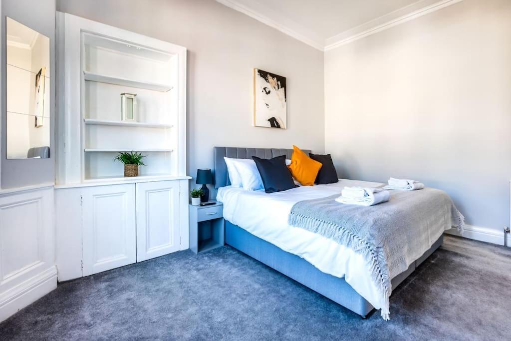 Kali Apartment - Spacious 3 Bed Apartment In Wishaw Wishaw  Exterior foto